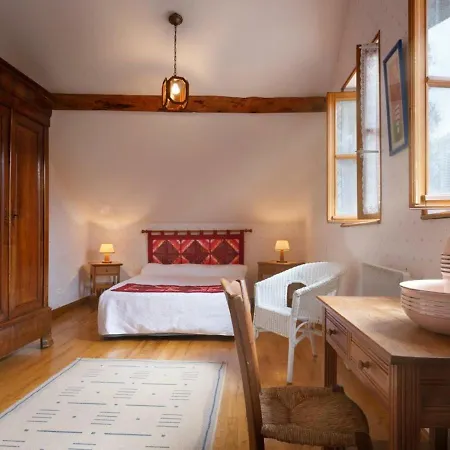 Montagne Avec Terrasse Et Barbecue - Animaux Acceptes - Fr-1-489-101