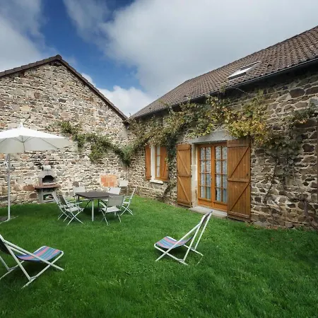 Holiday home Montagnard Avec 3 Chambres, Jardin Clos, Terrasse Couverte, Animaux Acceptes, Proche Vichy. - Fr-1-489-101 Ferrieres-sur-Sichon